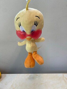 Six Flags Looney Tunes Tweety Plush Red Heart Sunglasses